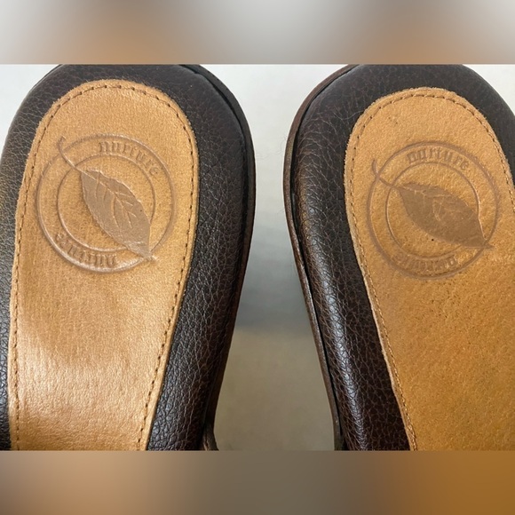 Nurture Dory Womens 8 1/2 M Clogs Mules Brown Metal Stud Leather 3" Heel Slip On - Picture 3 of 10